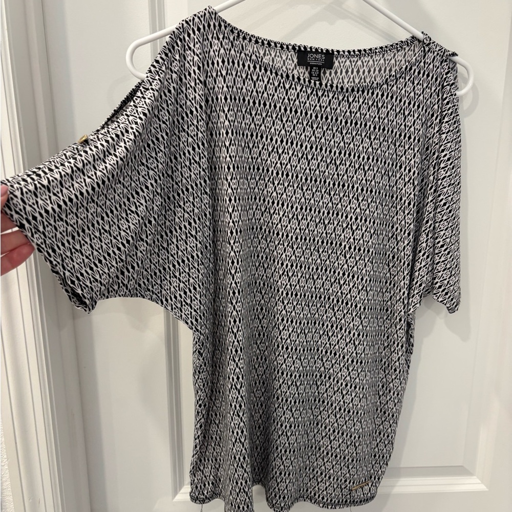 Jones New York Black and White Patterned Top